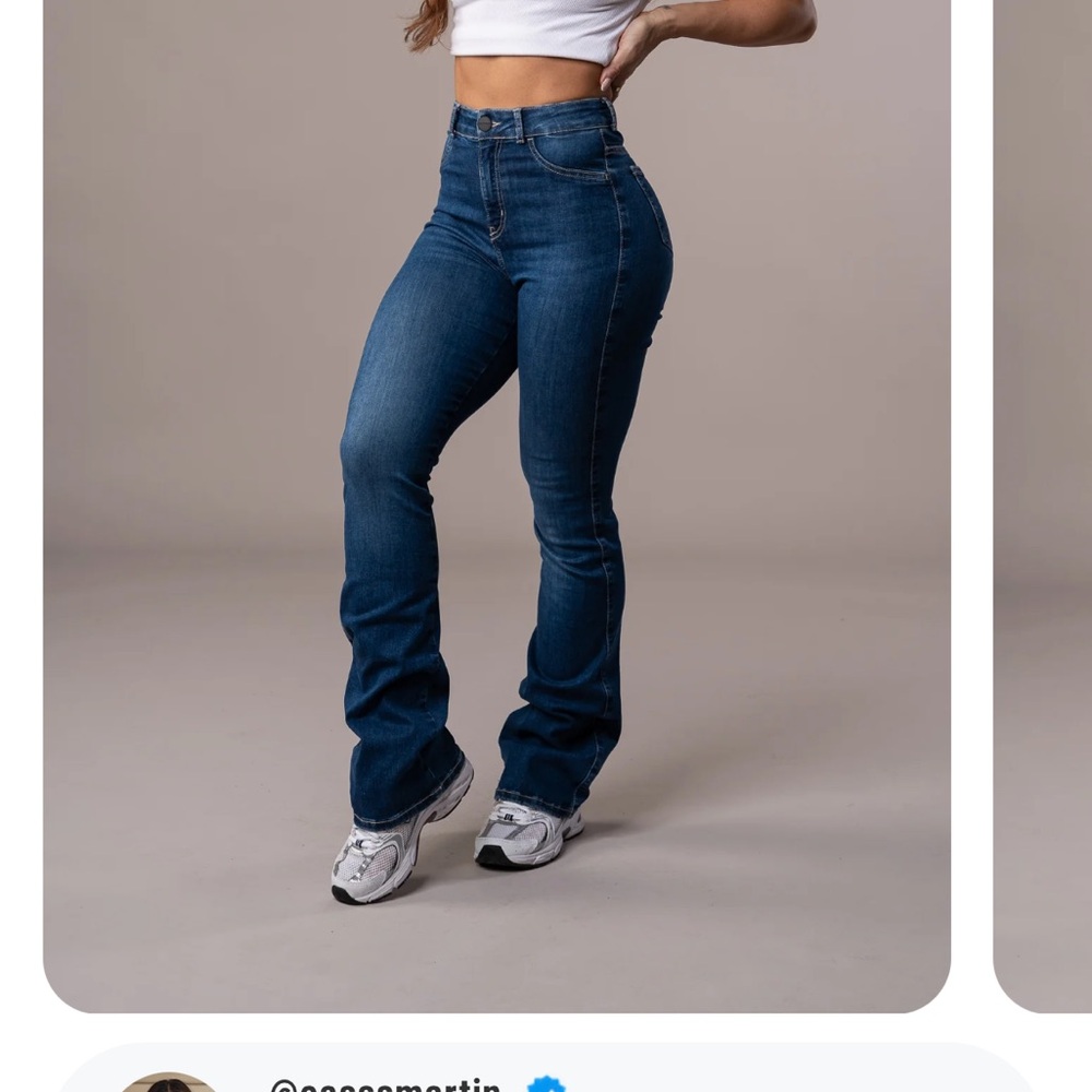 FITJEANS Women's Classic Sapphire Blue Flared Jeans!